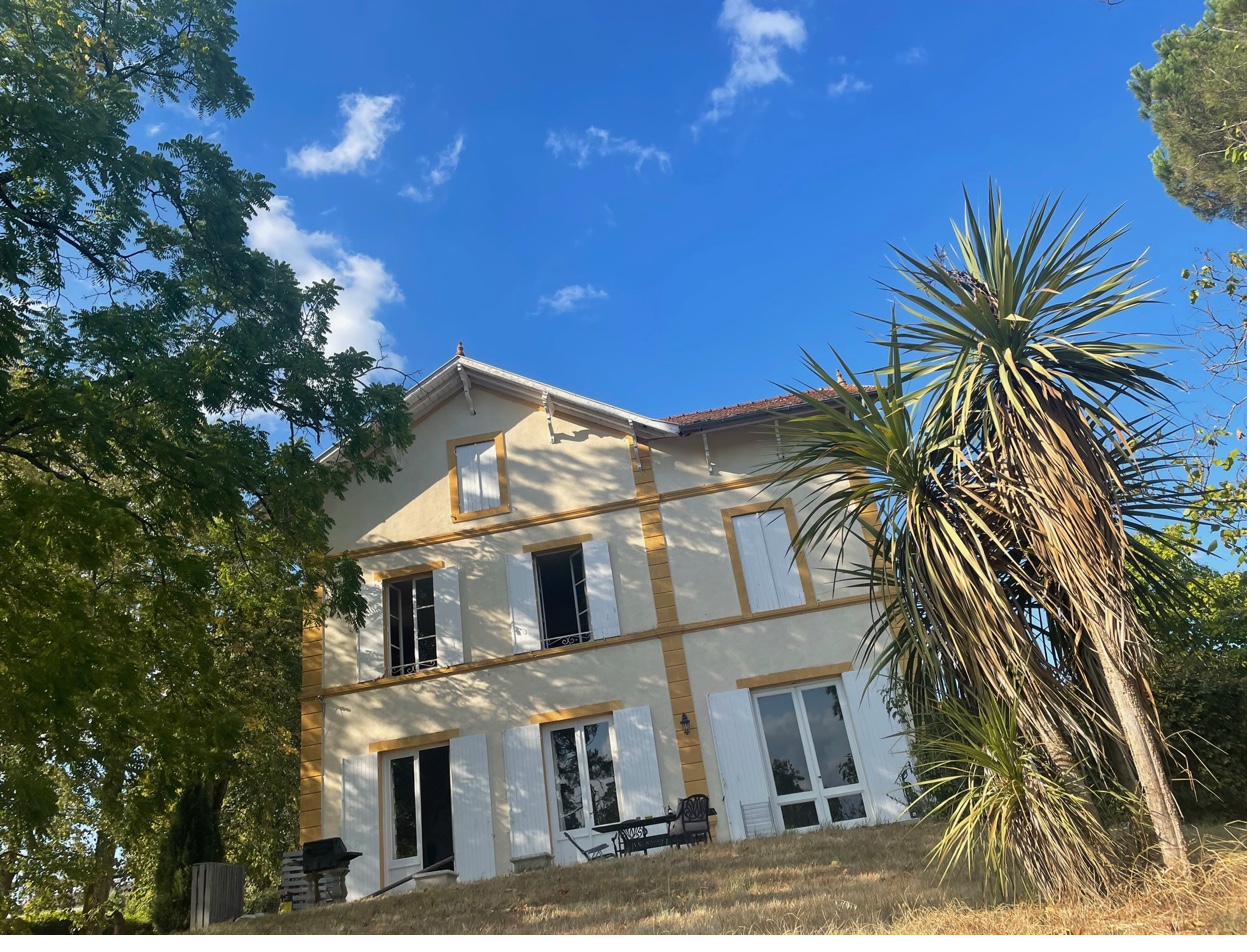 Maison de Fauillet exterior